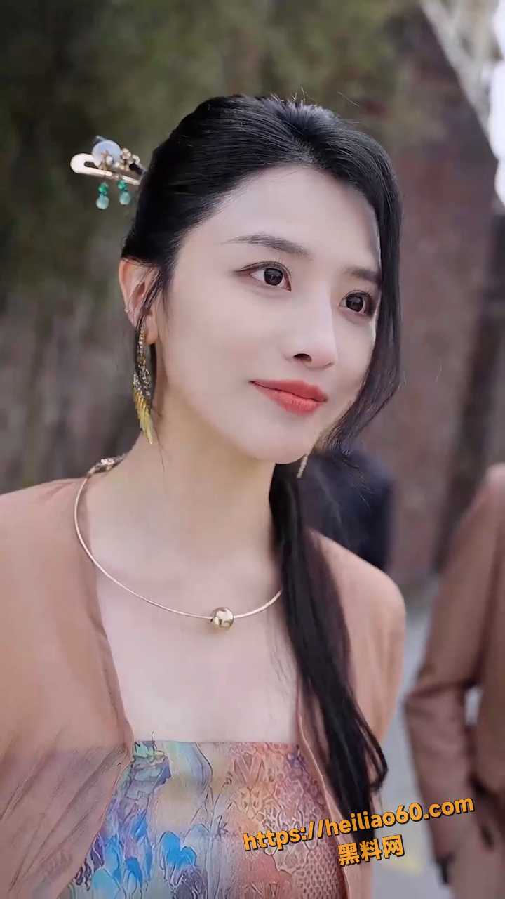 穿越成反派三个女主倒追我3
