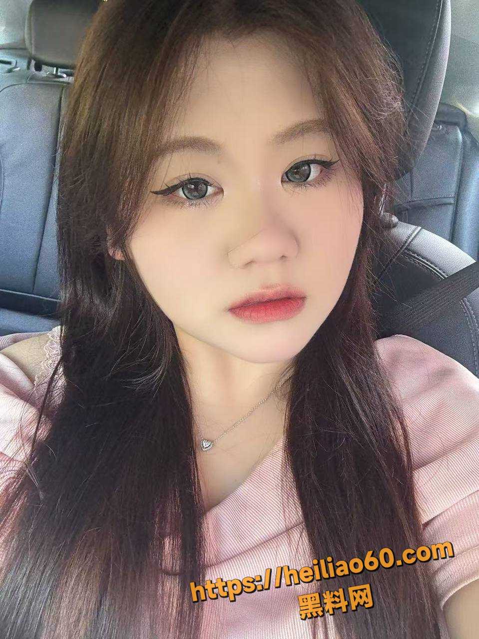 教师雨萌露奶自拍1