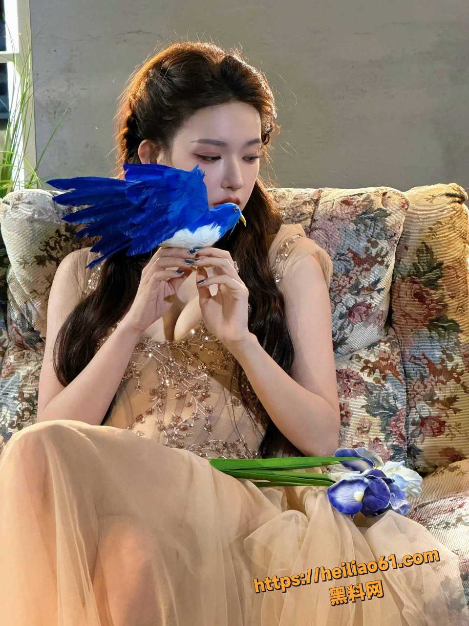 程潇微博之夜性感造型3