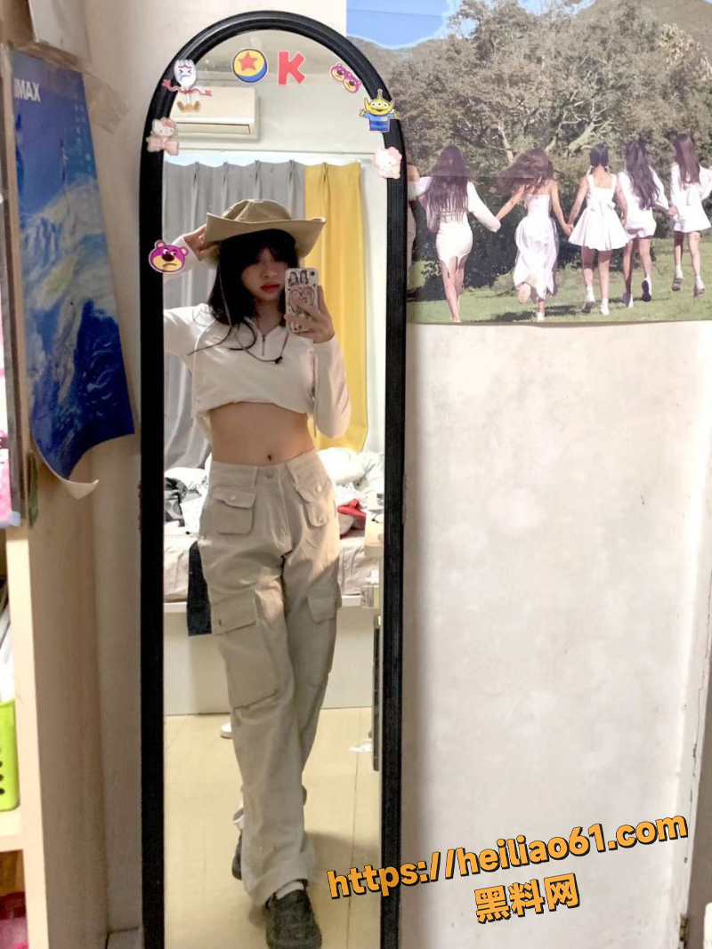 邹意多人暧昧