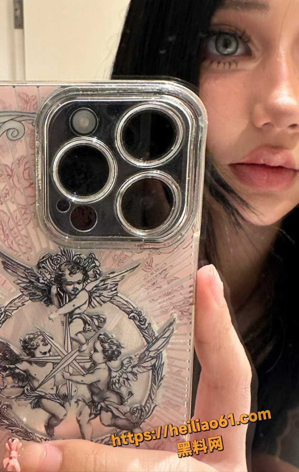  索菲亚哥特风自拍照片3