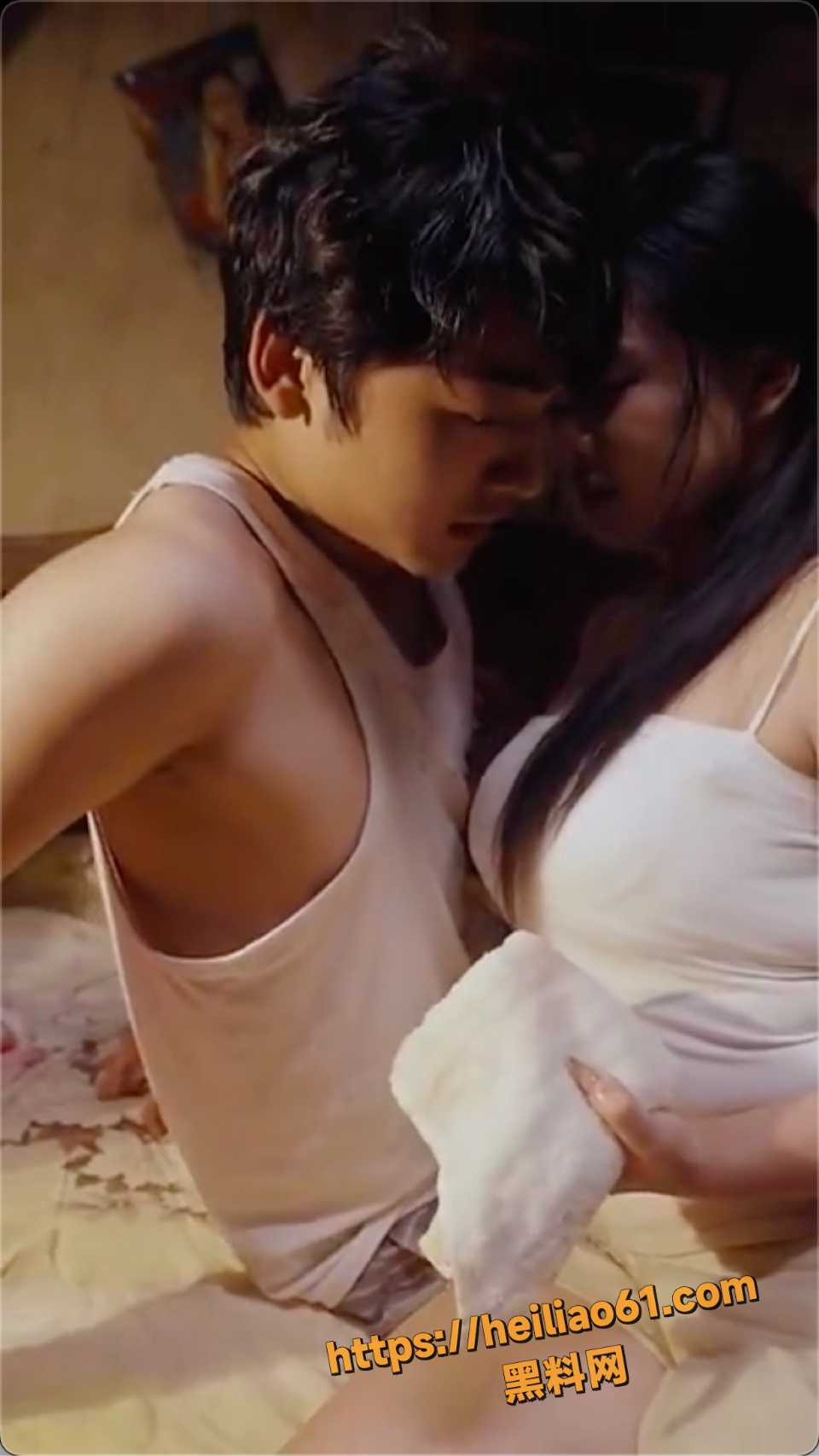  乘龙快婿美女老婆暧昧视频2