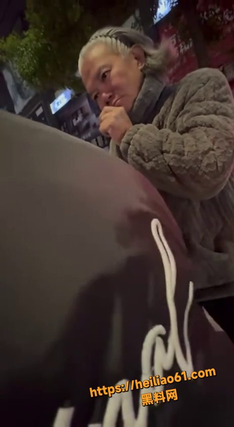 大爷性骚扰现场录像2
