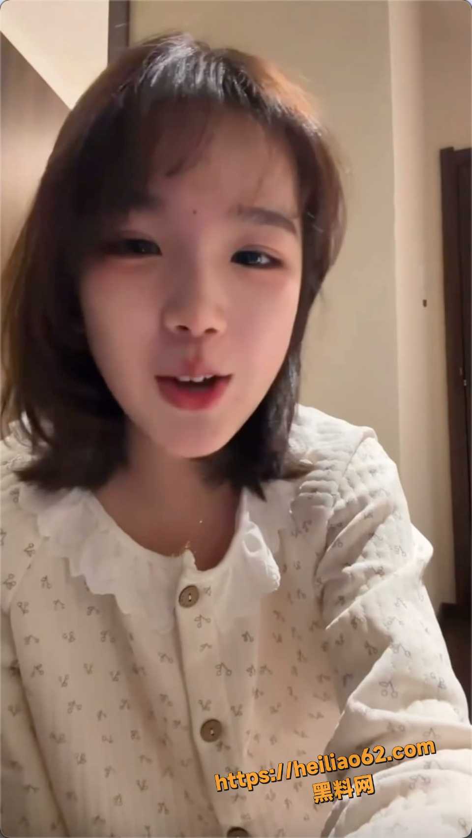 热门极品网红不雅瞬间视频流出10