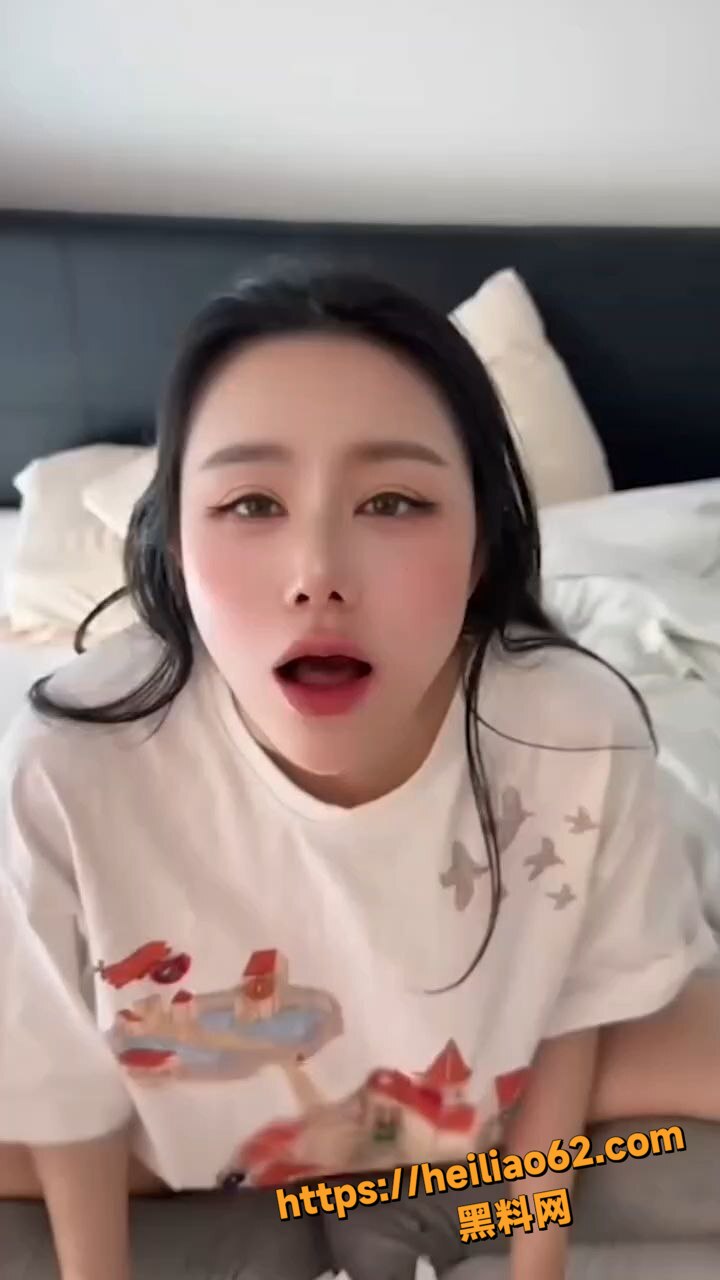 汐梦瑶口爆吞精视频1