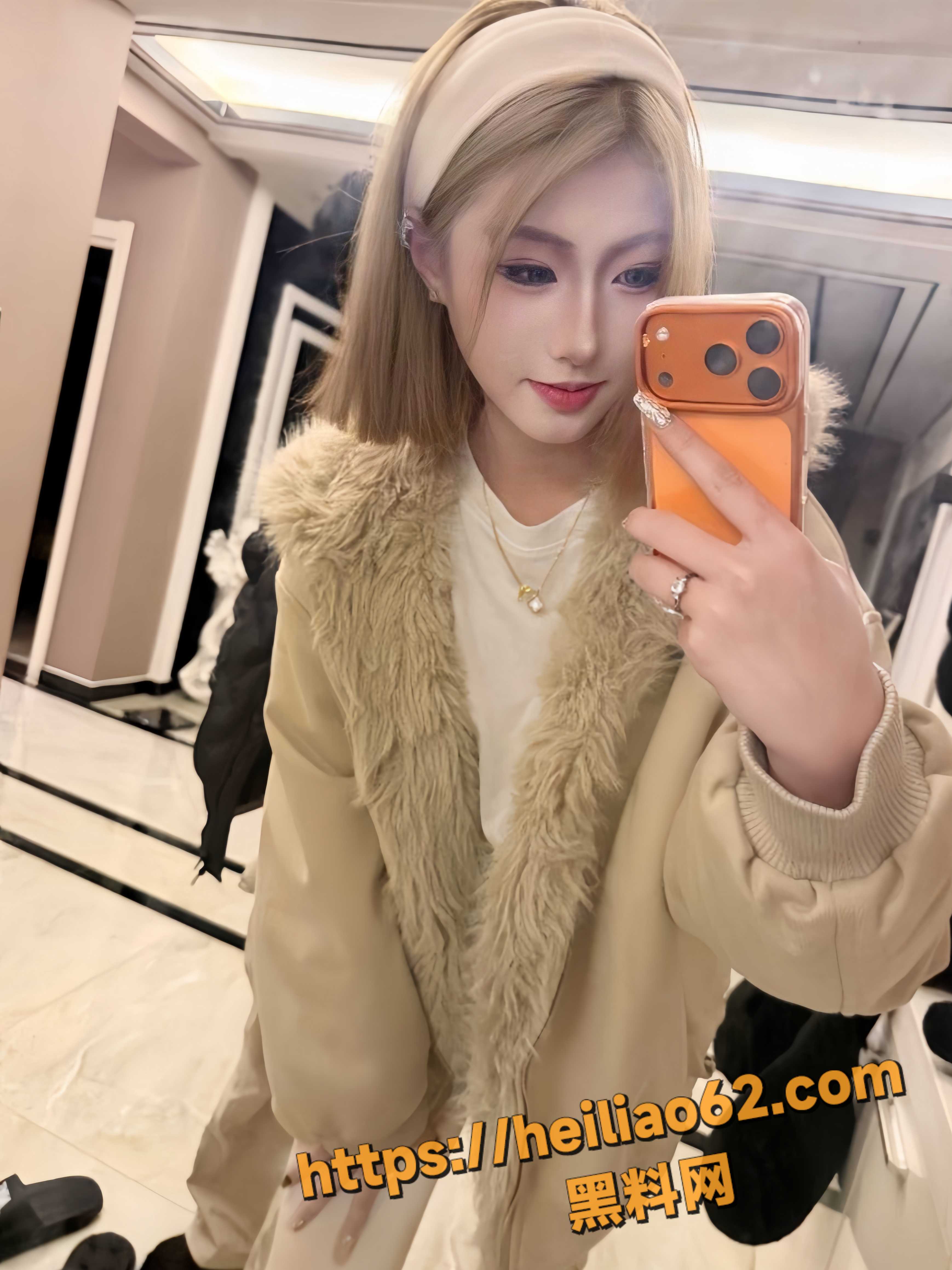 燕山大学清纯学妹 曹韵楠 深喉口交吞精大秀 美乳翘臀被男友狂操