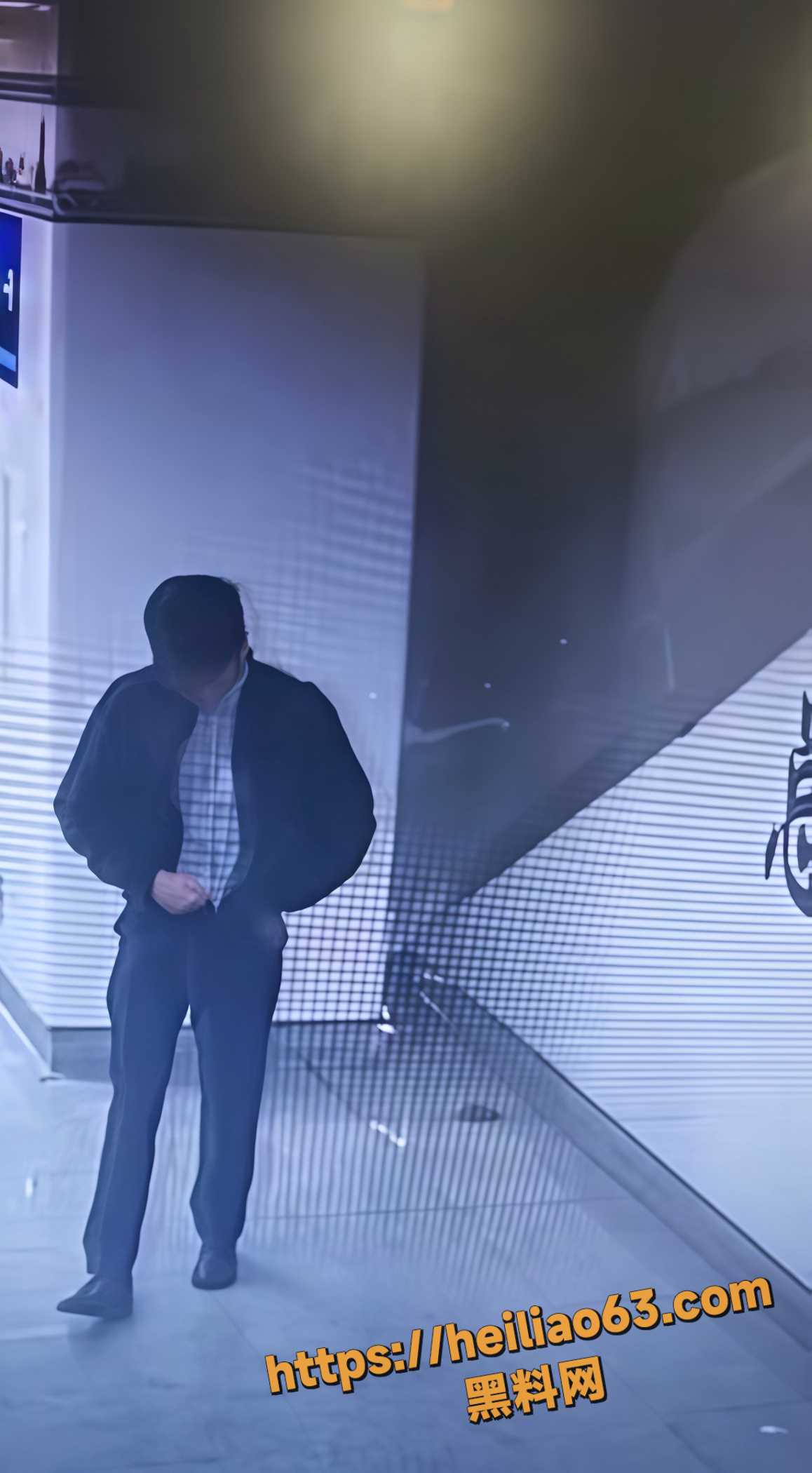 当众拉屎5