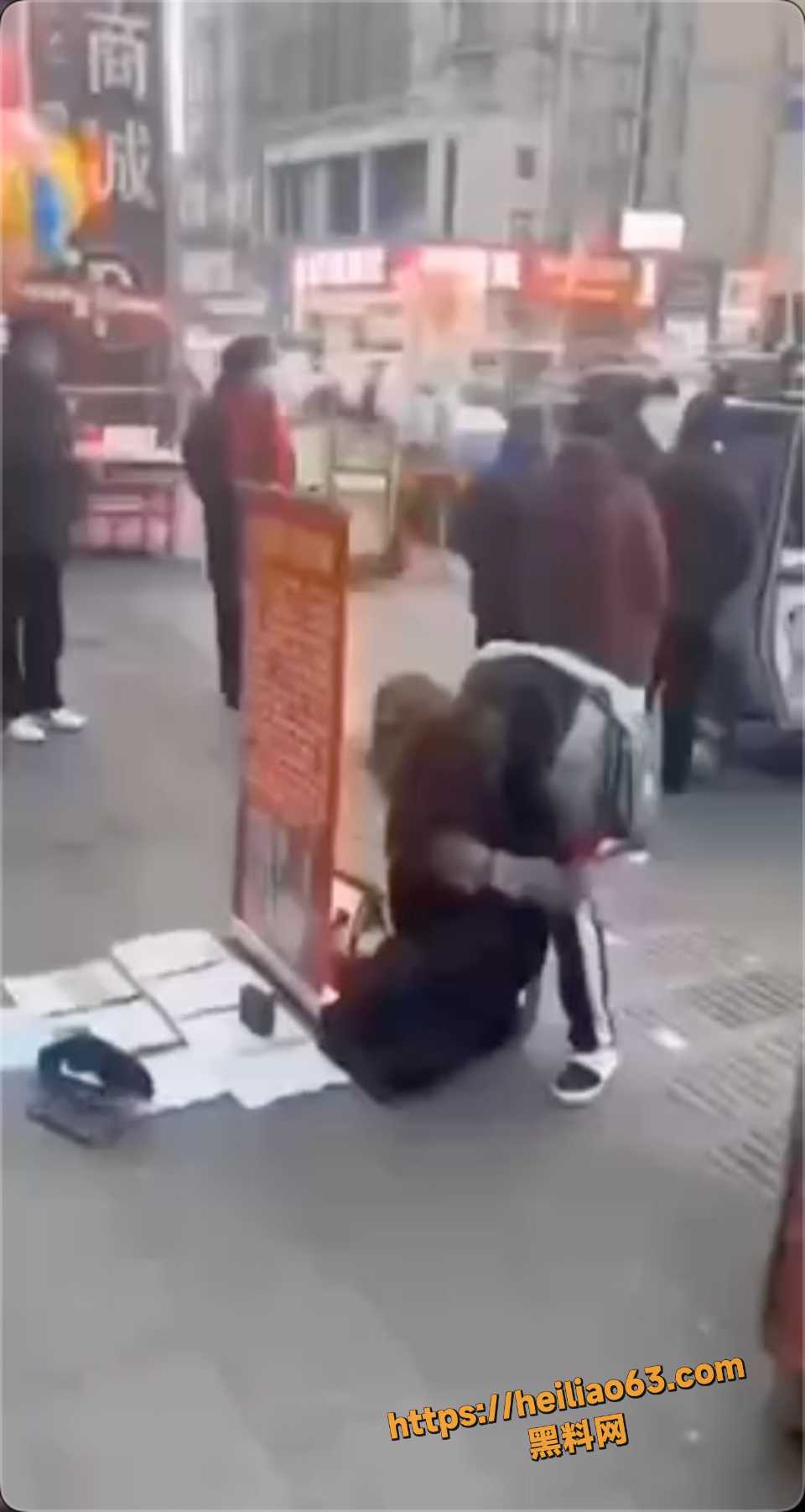 兰陵一毛钱强吻事件视频曝光4