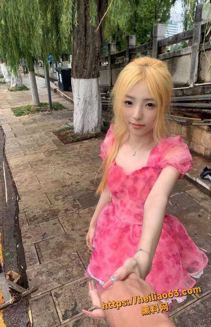 范诗敏JK黑丝视频