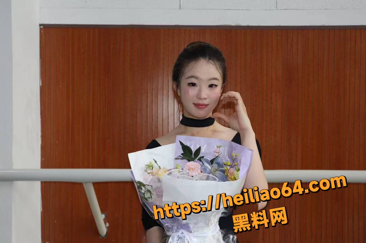美乳翘臀4