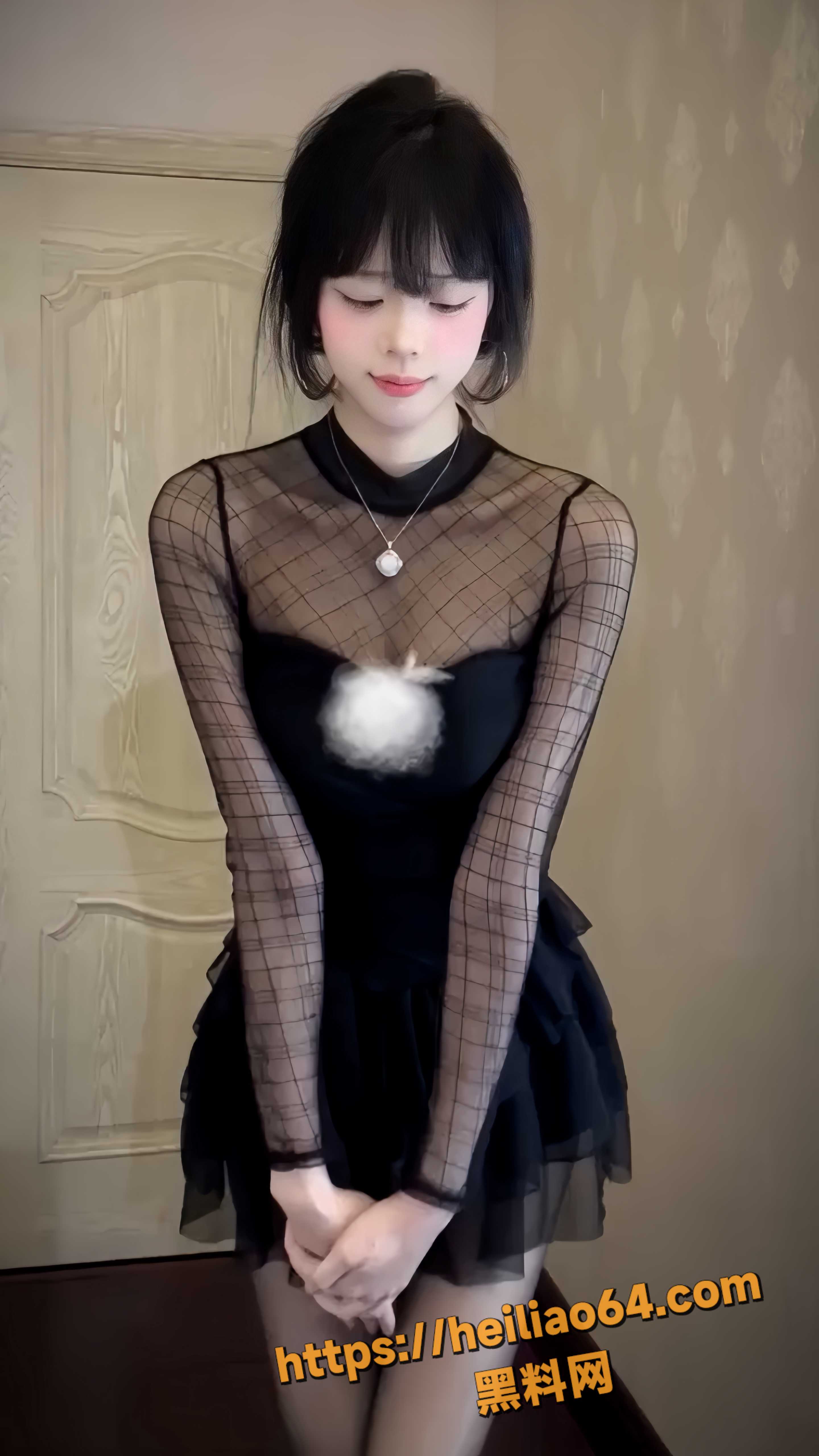 琪琪大美女AI脱衣热舞2