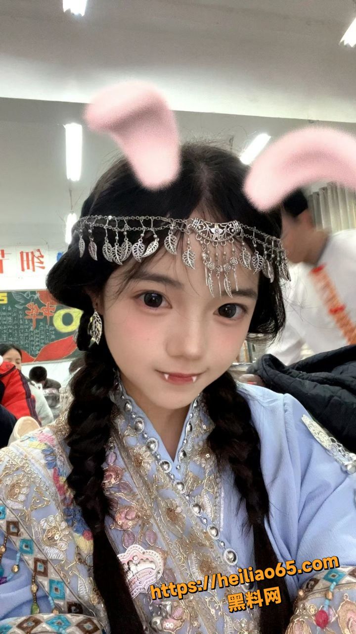 女生自爆打牌输了陪睡9