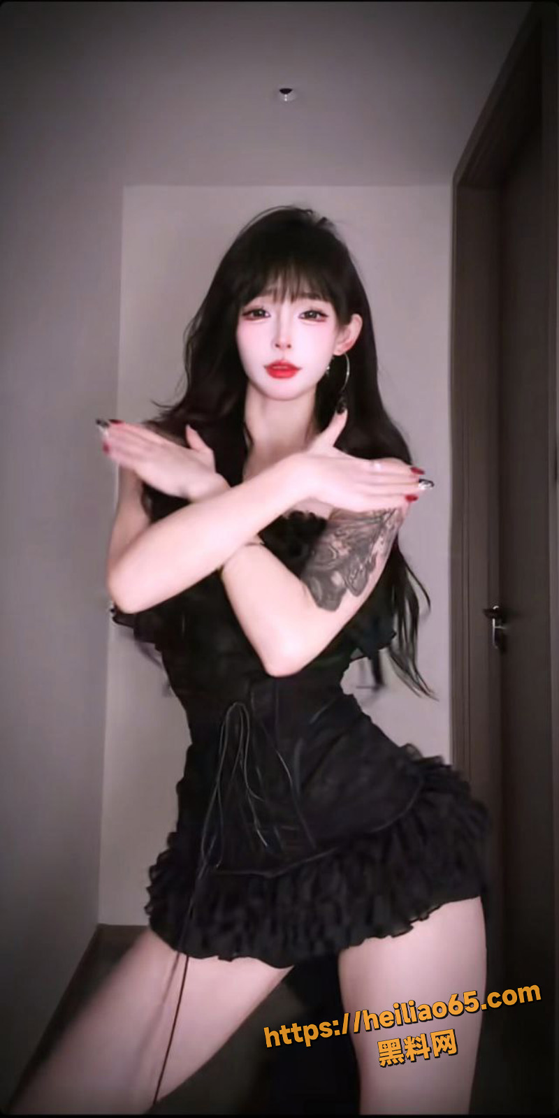 抖音三个百万粉丝网红 甜辣皮皮 小羊咩咩 妮老师 顶胸舞骚舞PK大合集