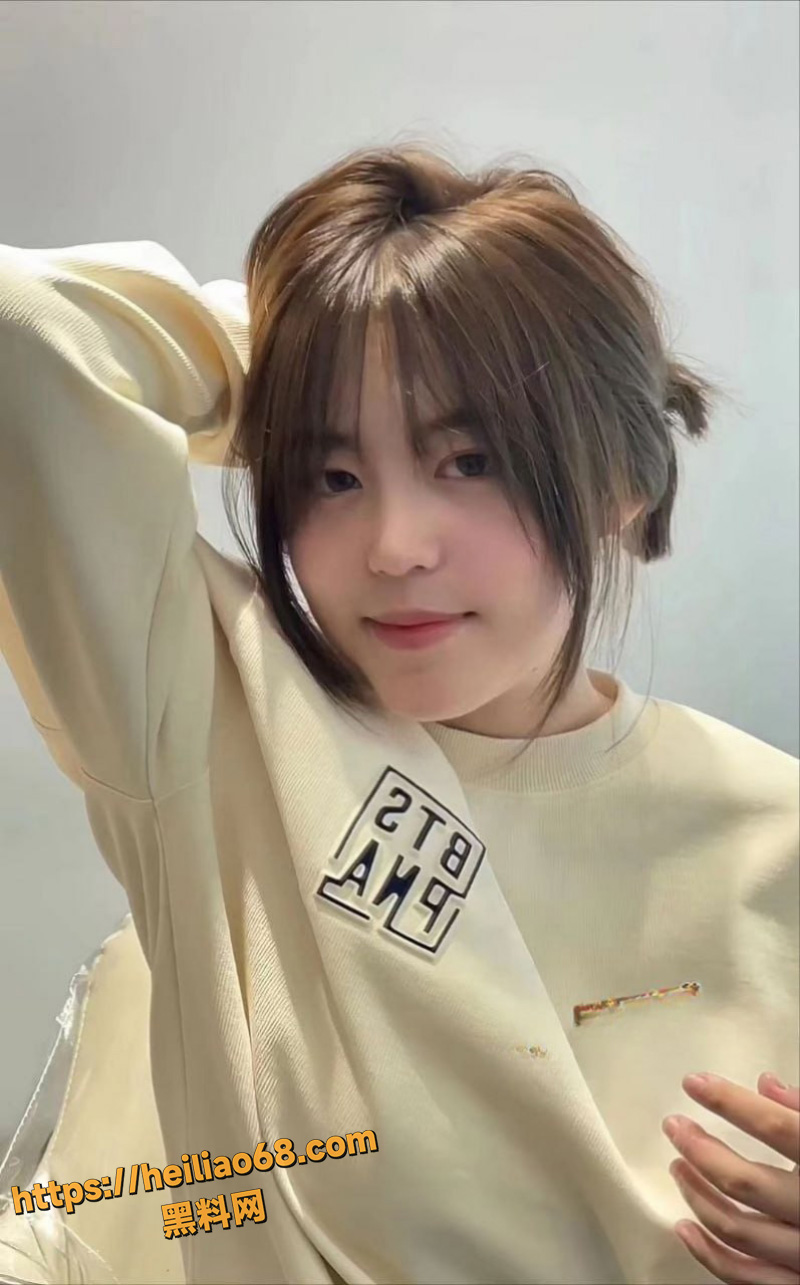 渣男胡某明撩女友闺蜜