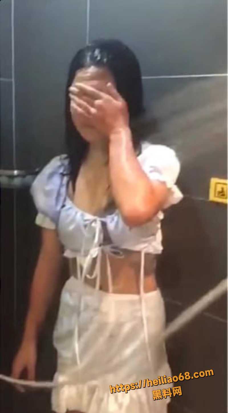 精神小伙霸凌视频1