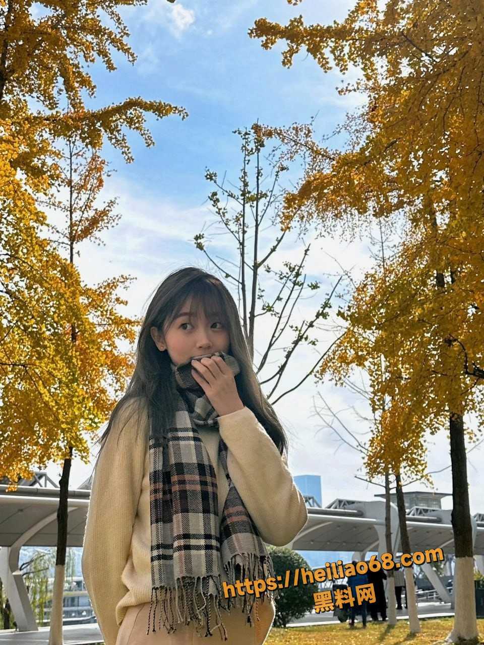 学生妹曹以彤口交视频曝光5