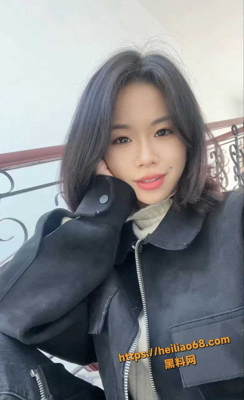 章戴媛裸聊勾引客户