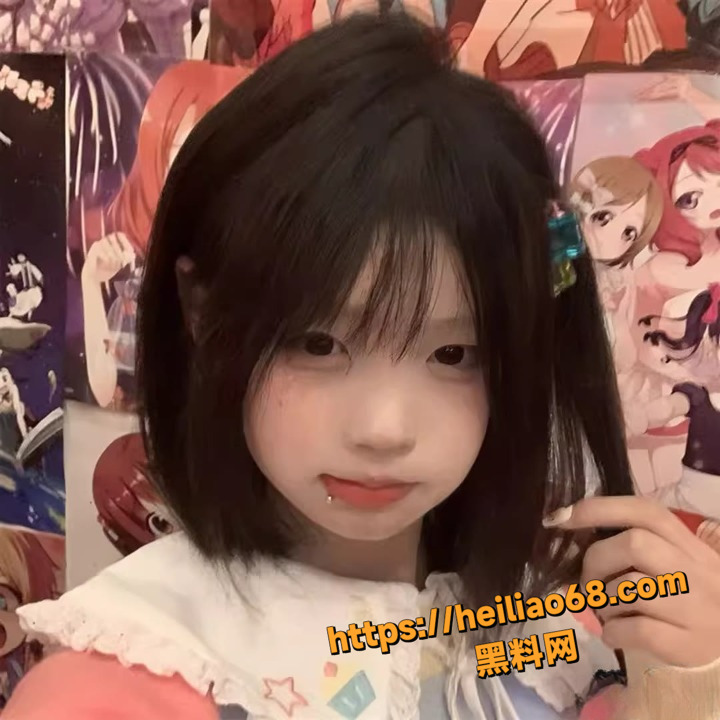 推特萌妹乌萌萌露脸自慰1