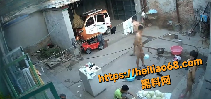 监控记录嫂子洗澡全过程1