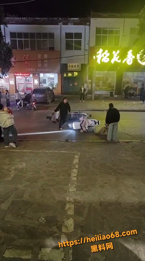 河南少女街头遭殴打6