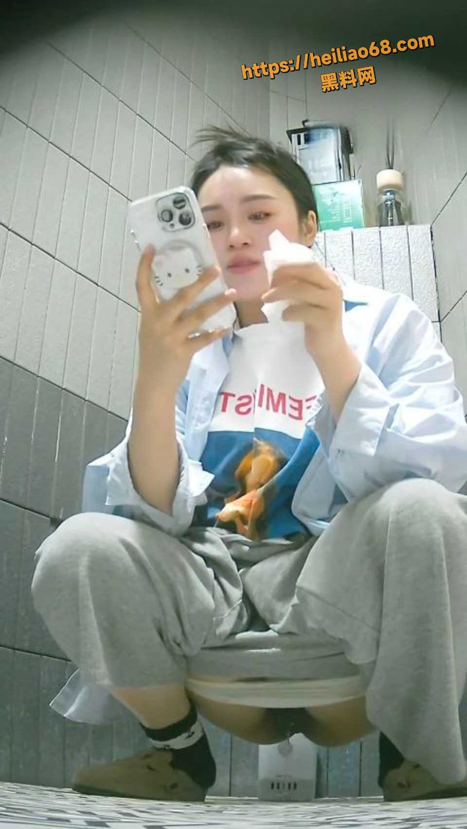 隐秘双镜头偷拍私密视频流出1