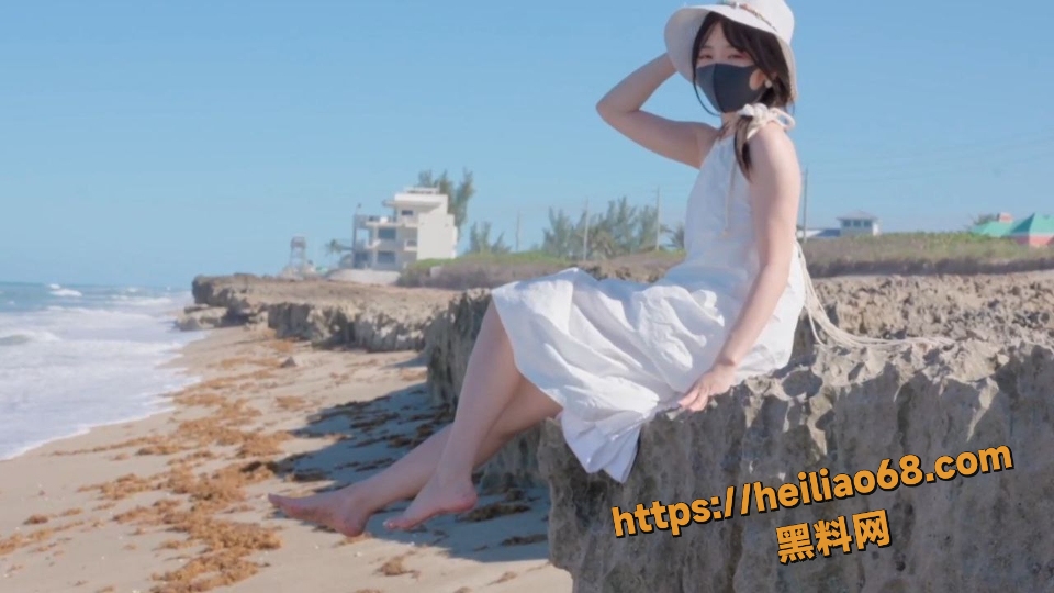 极品网黄玩偶姐姐海滩全裸漫步3