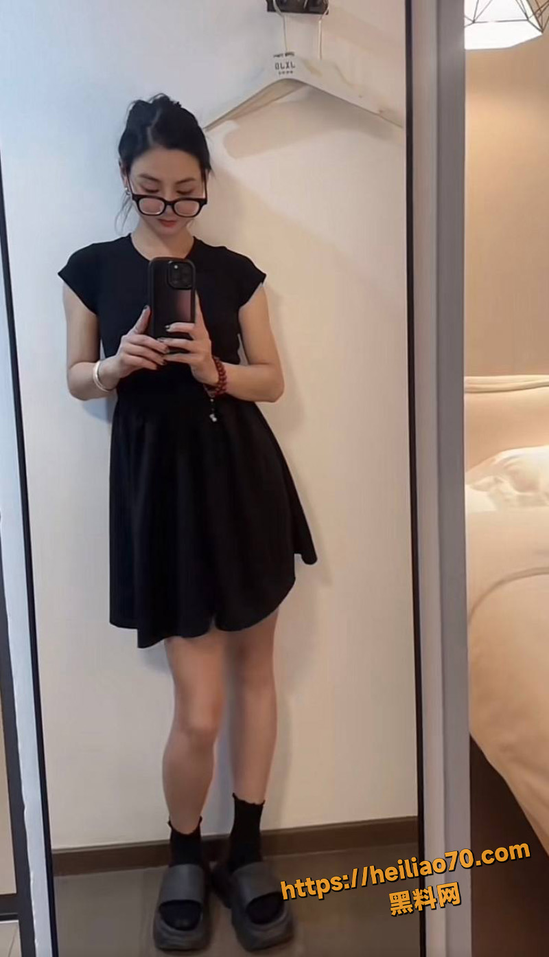 网红黄冲儿出轨吃瓜
