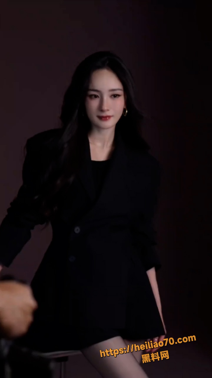 顶流明星 杨幂 AI语音撩骚小视频  声线克隆超像本人 骚话直接让人上头 用户求瓜