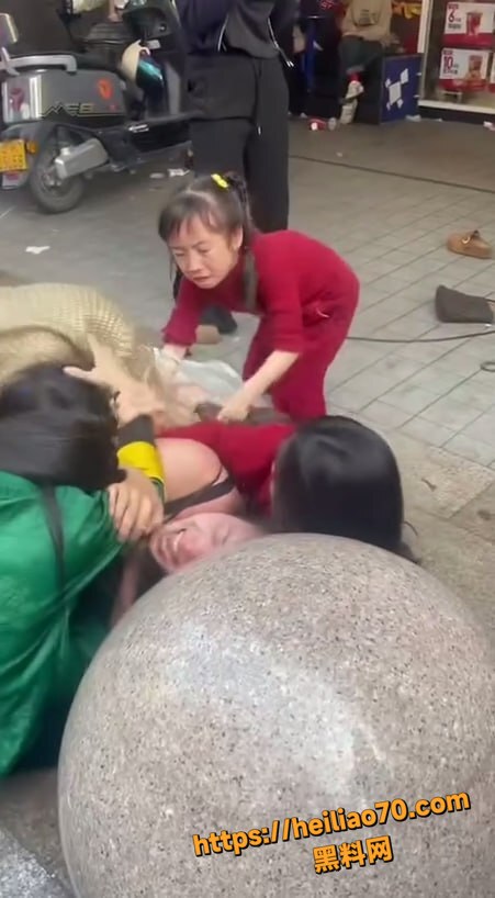 惠州惠阳街头打架现场2