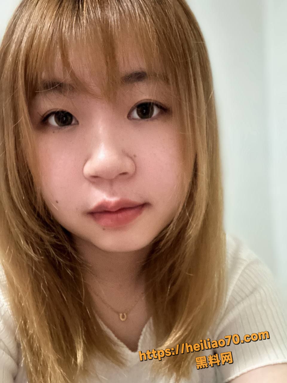 四川广安代市反差婊 李芳 00年大奶母猪 被前男友曝光 性爱自慰视频流出