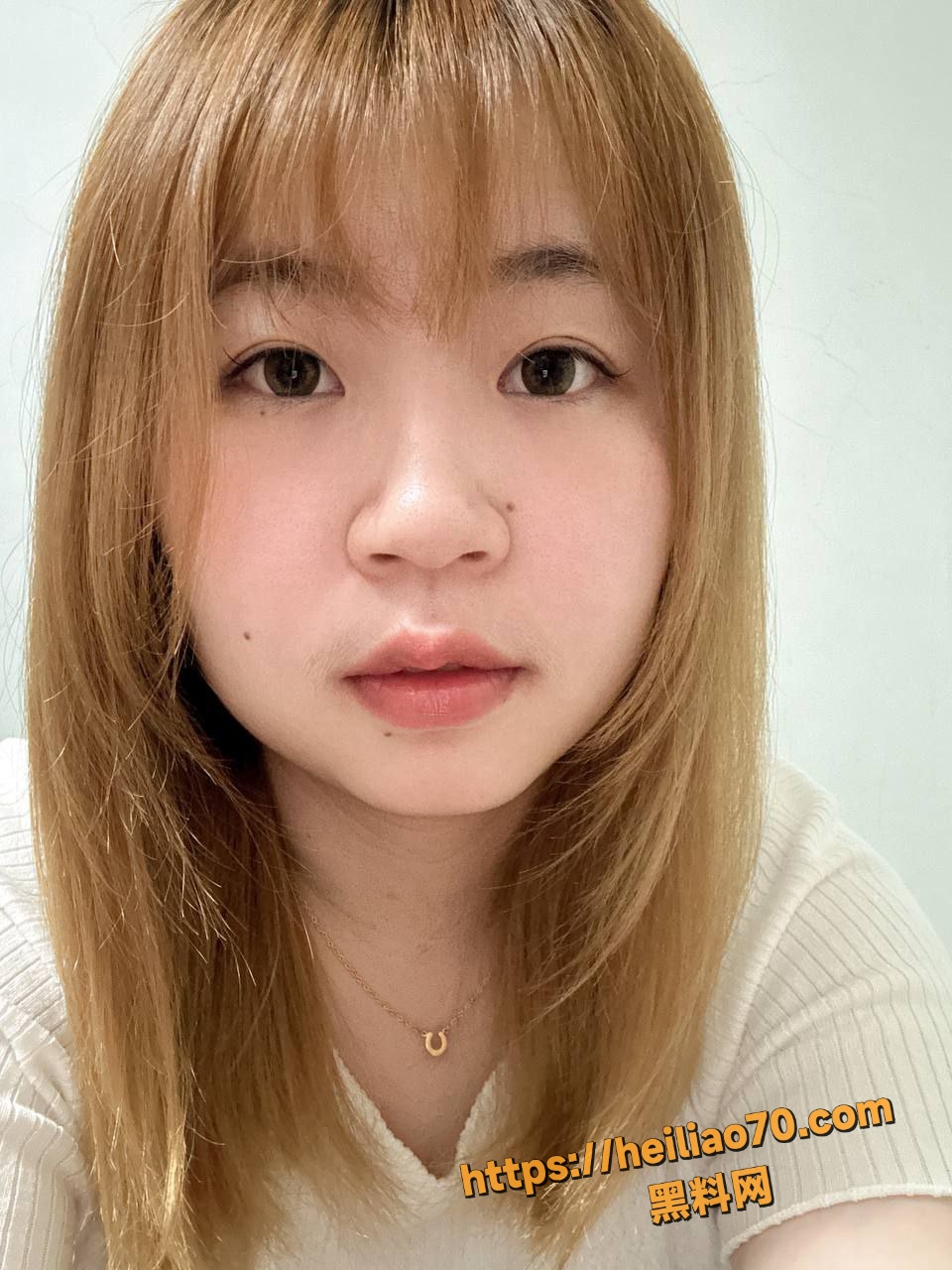 四川广安代市反差婊 李芳 00年大奶母猪 被前男友曝光 性爱自慰视频流出