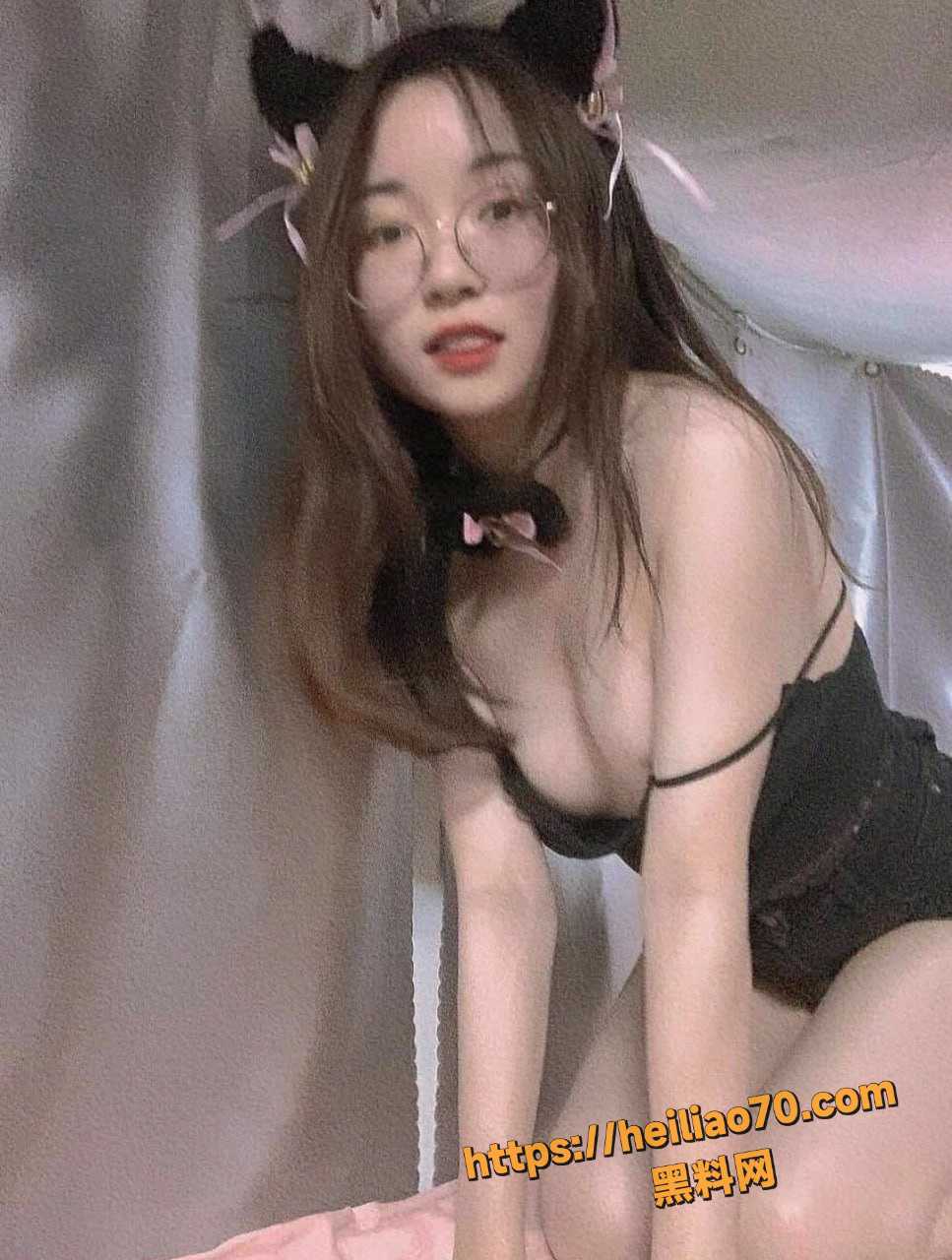 南京师范大学 反差女大 眼睛妹 被得吃哥精聊五个月拿下 文静气质女神床上变极品母狗