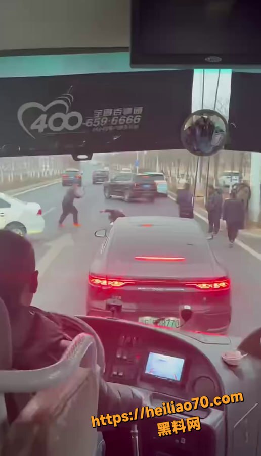 河北阿那亚斧头砍人事件10