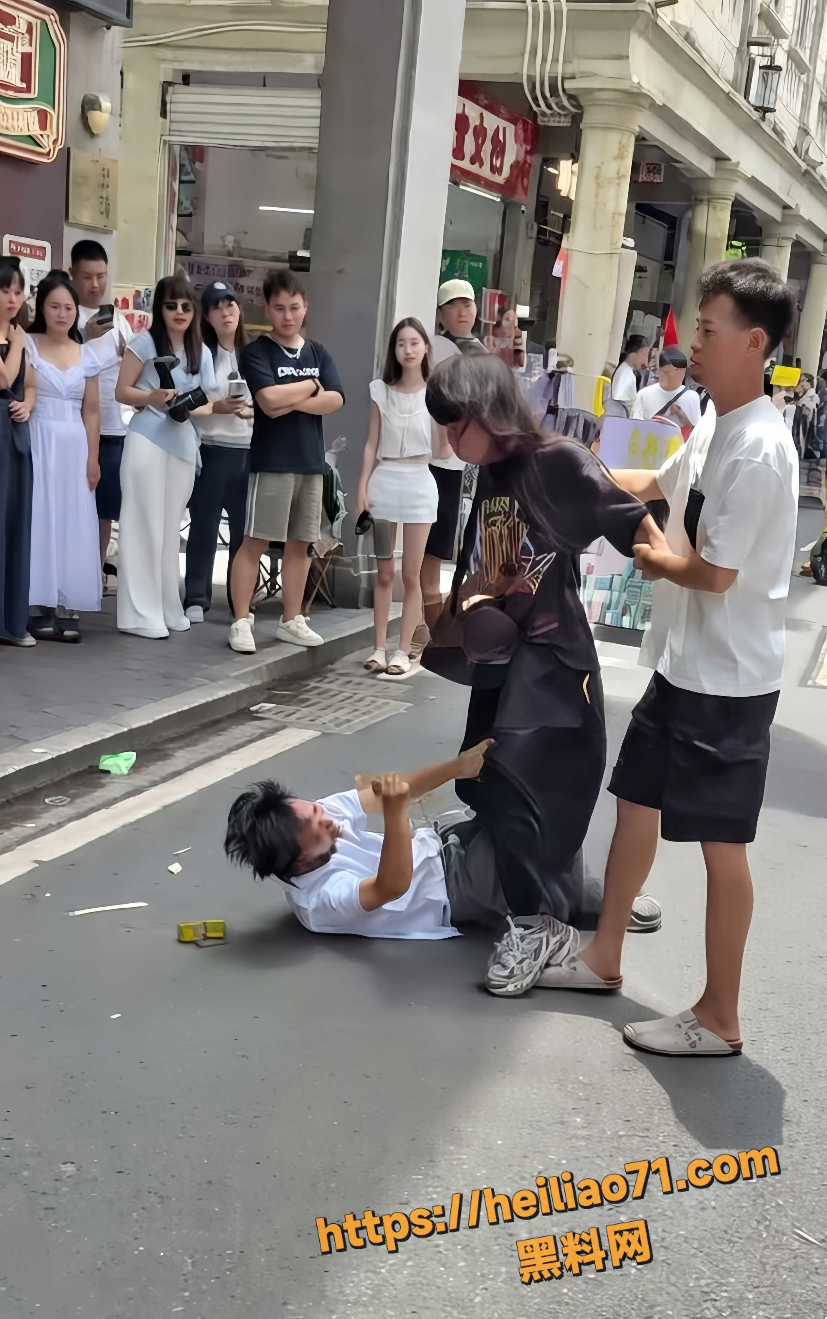 潮汕街头打架现场视频1