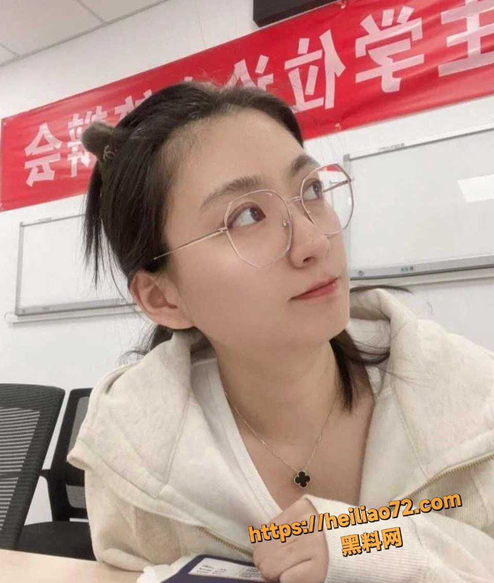 女医生陈悦琳酒店3P视频4