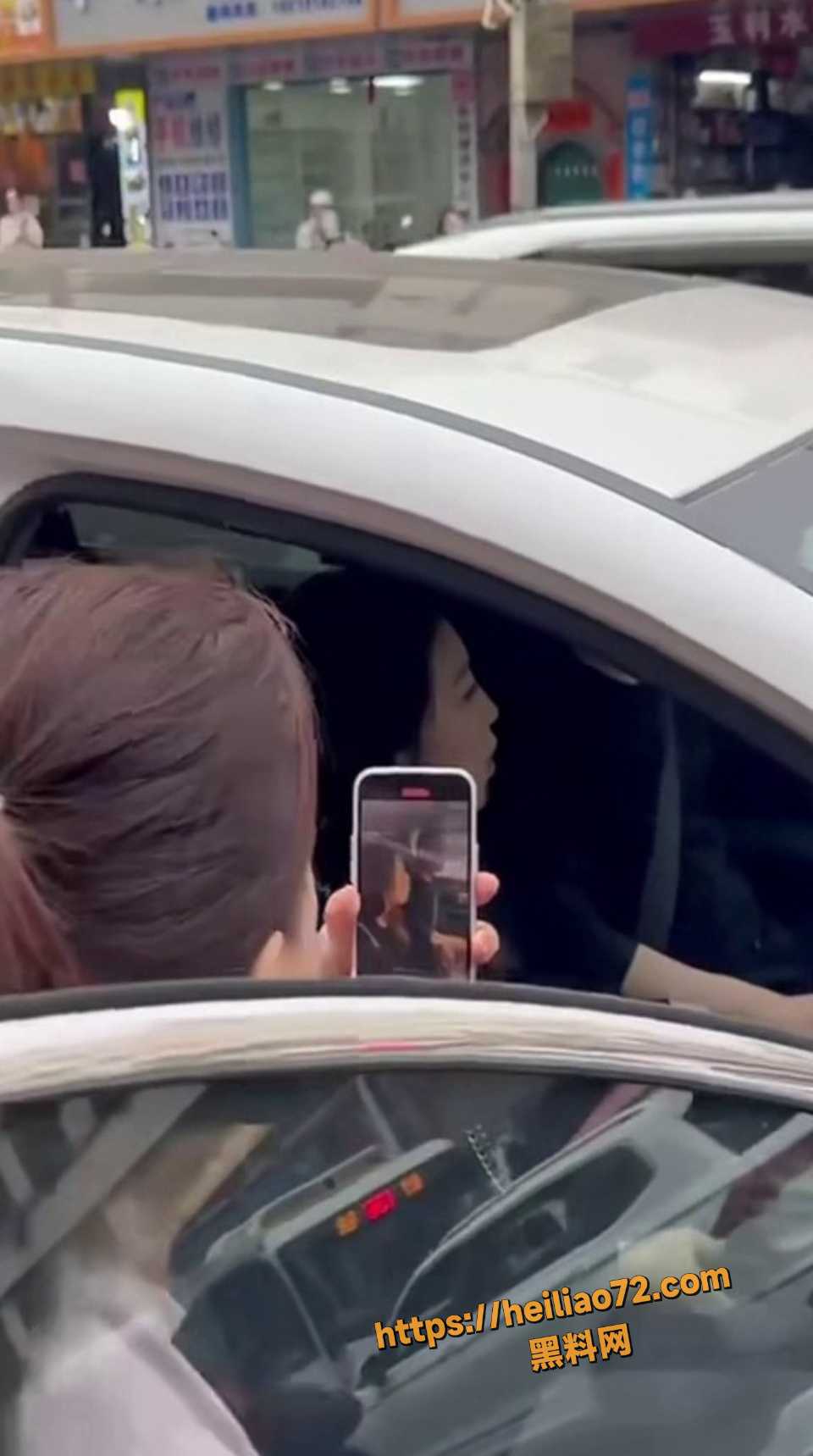 街头抓奸小三超美超淡定视频6
