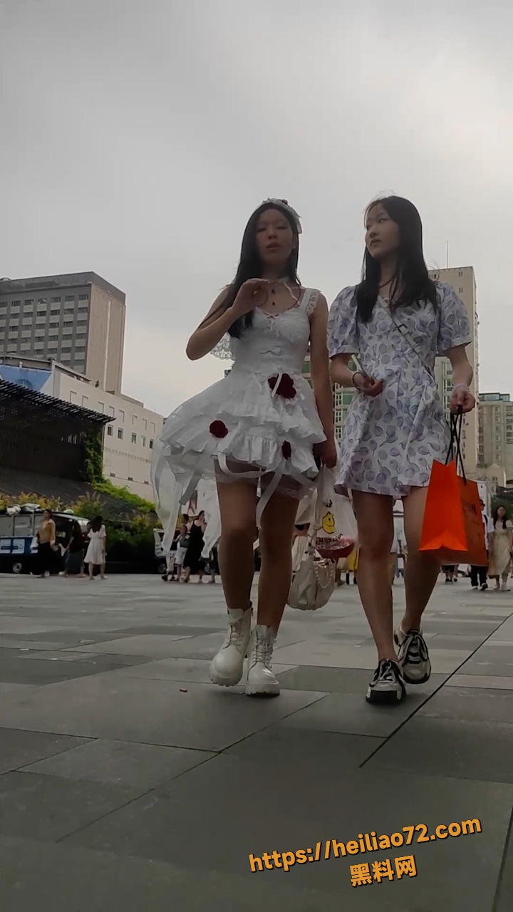 步行街偷拍视频