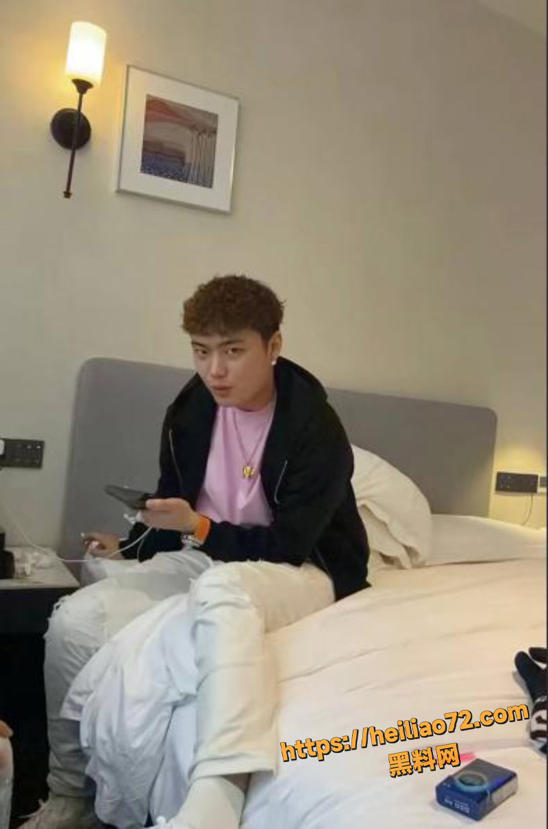 网红TopBarry杨博睿出轨1