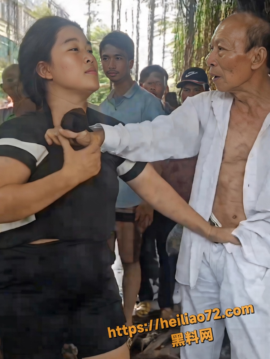 老色鬼为嫖资急逃现场2