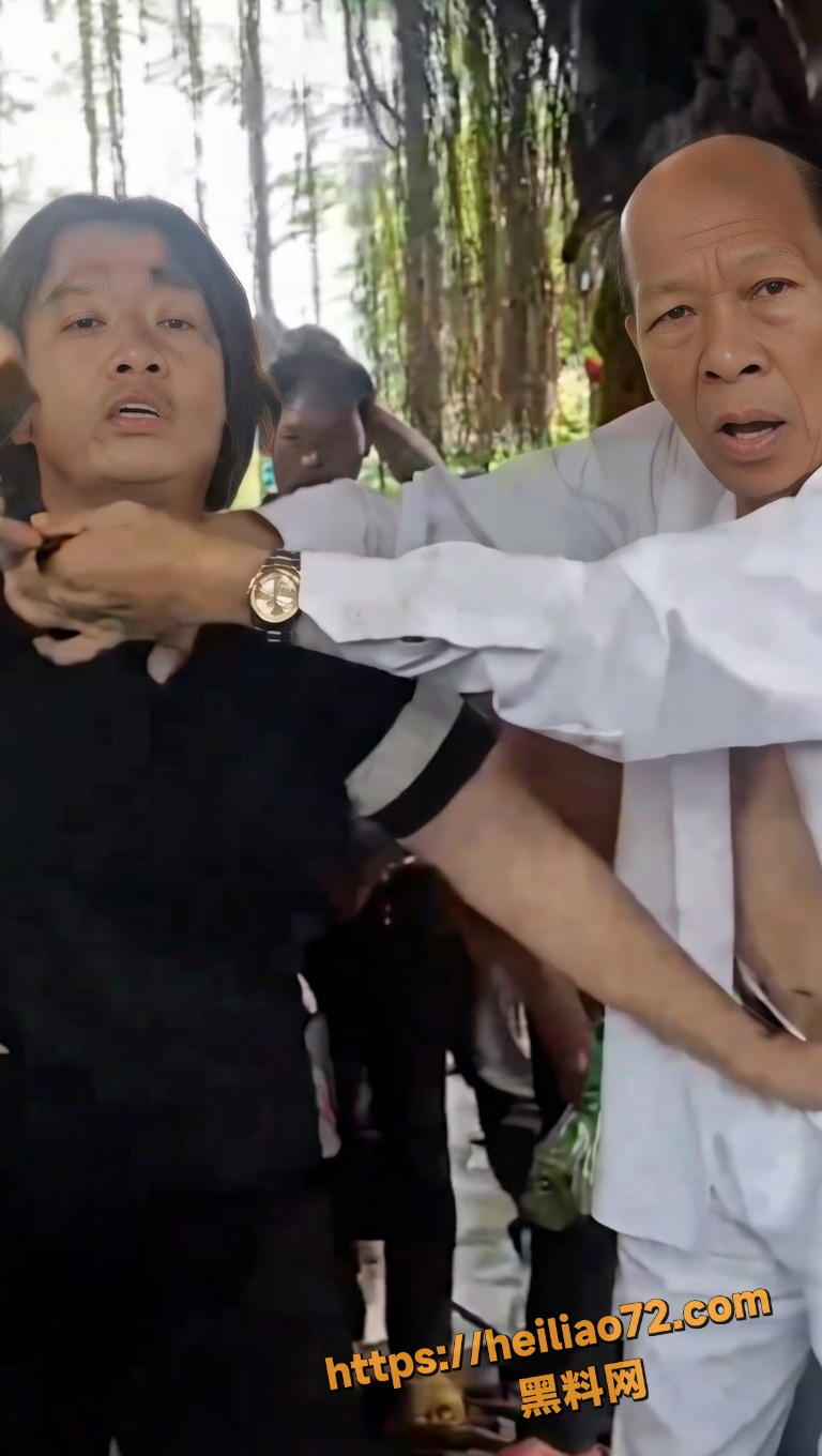 徐闻老色鬼少妇撕逼视频3