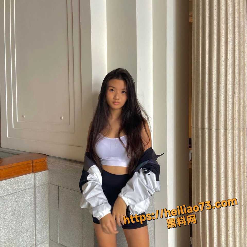 超漂亮女大露脸自拍做爱1