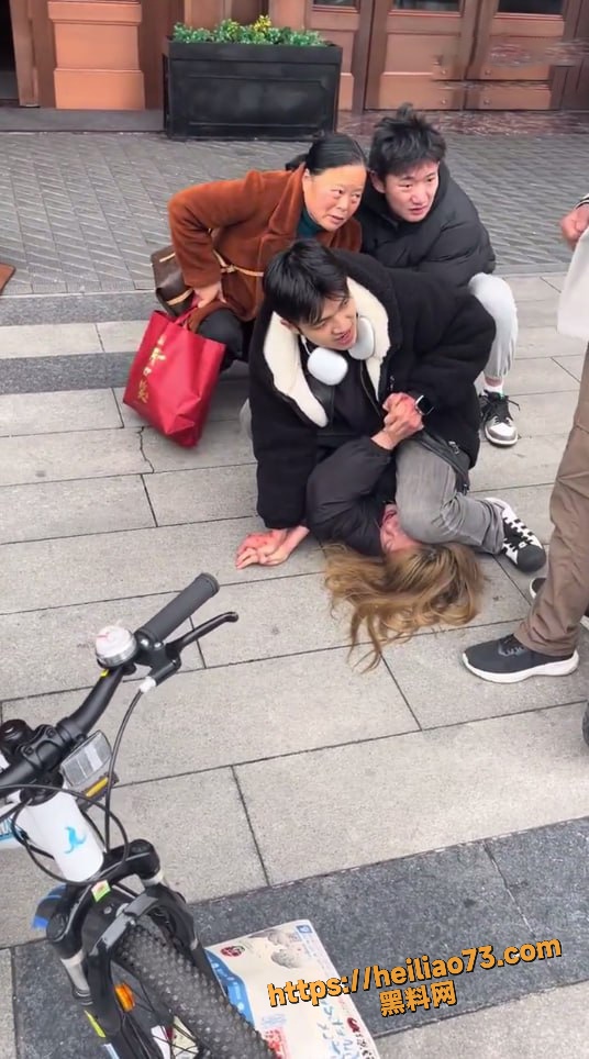 湖南街头吃瓜视频