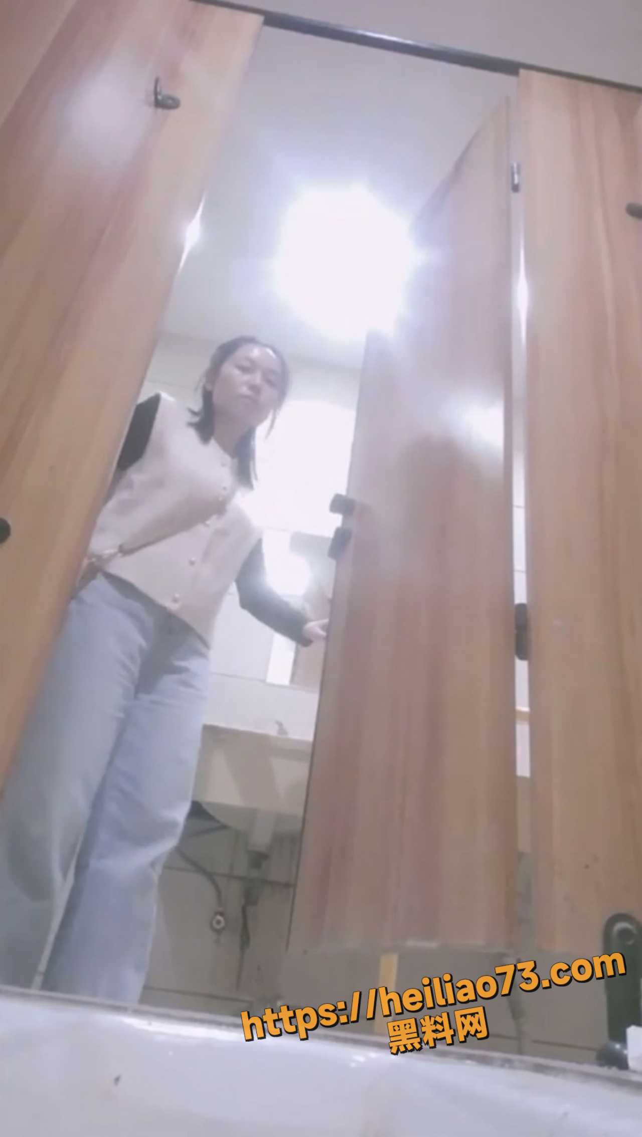 厕拍