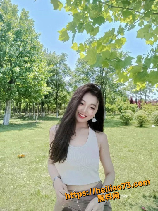美乳翘臀4