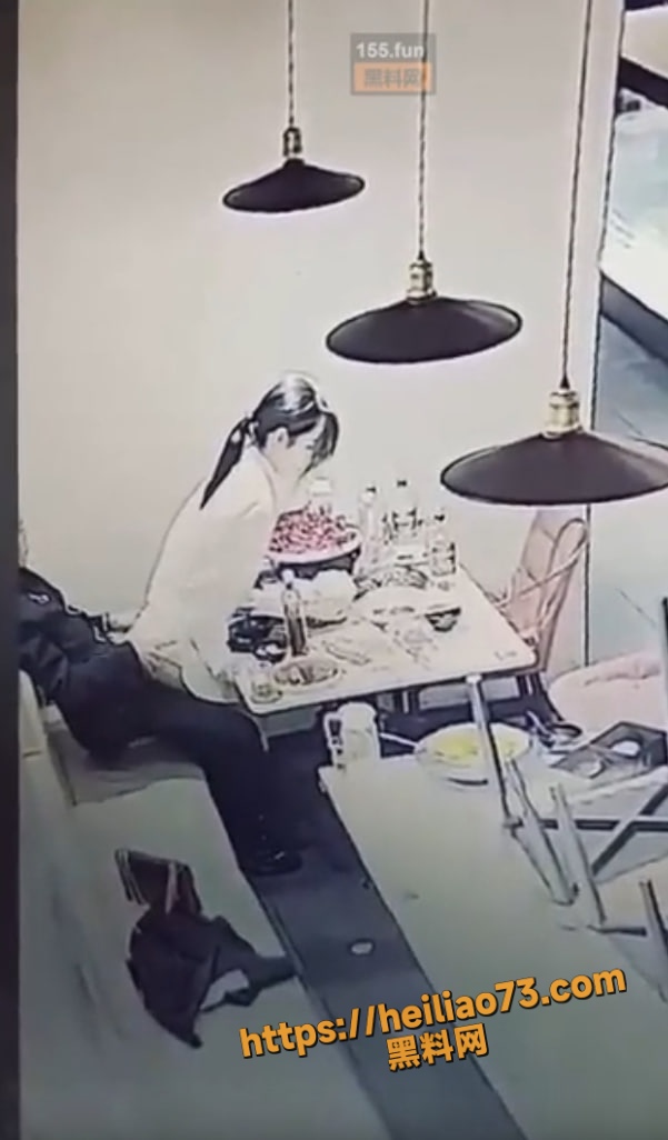 火锅店情侣找刺激3