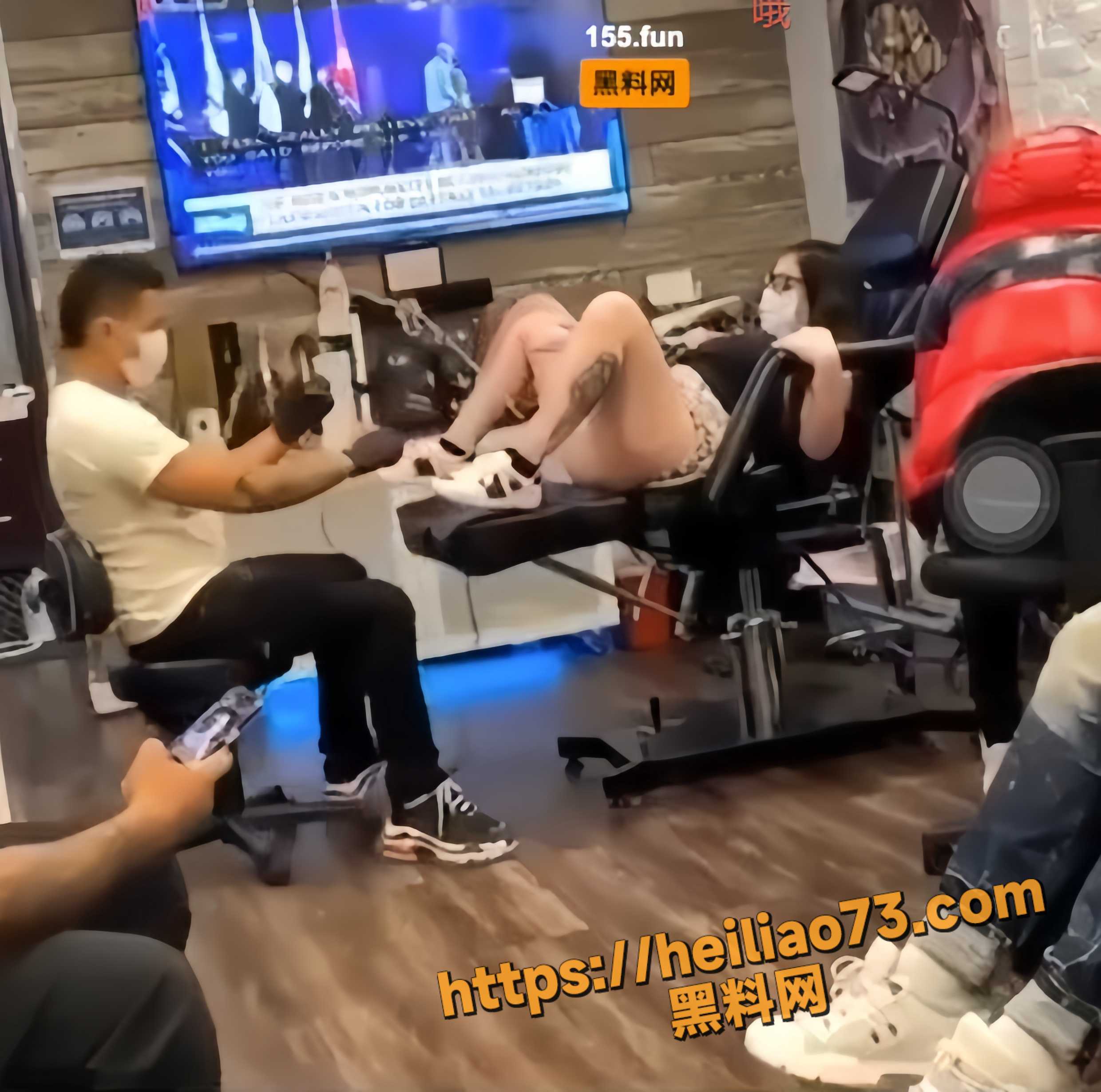 外国女网友纹身喷水2