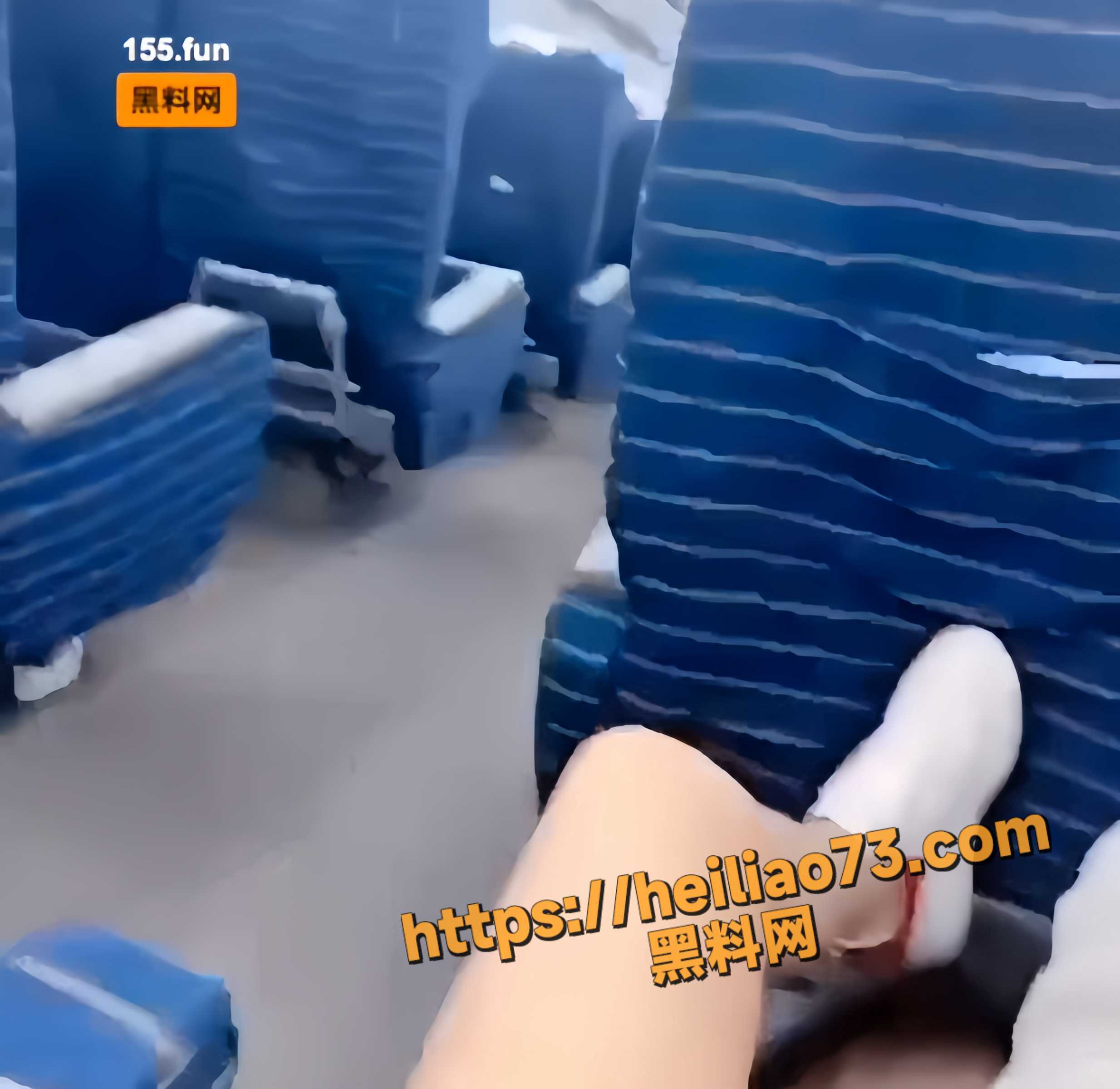 高铁小情侣舔逼2