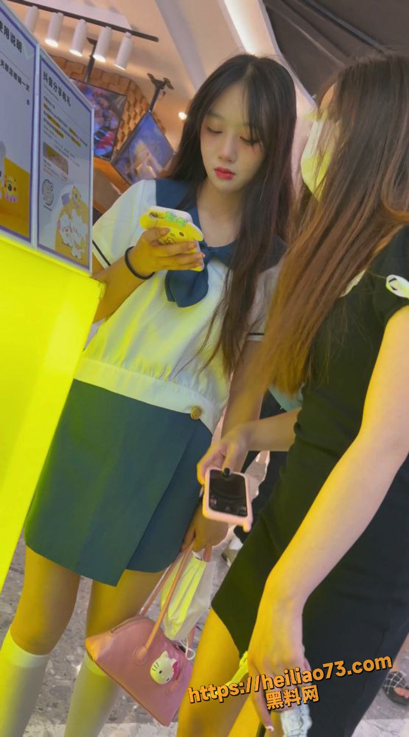 KFC商场尾随学生妹