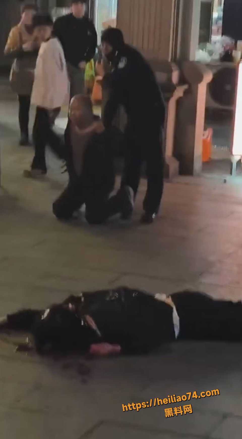 贵阳男子血泊中被疯狂补刀视频1