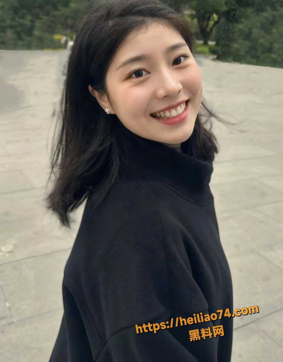 秦嘉妮被金主大屌狂插视频11